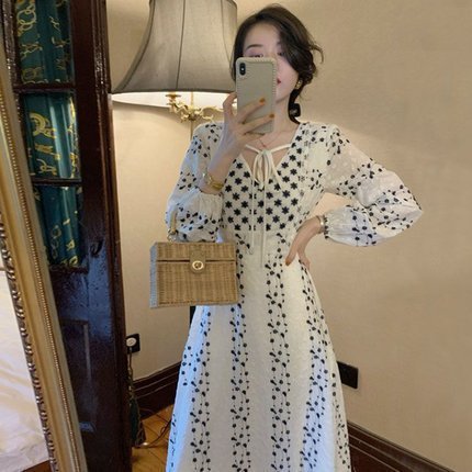 Spring And Summer New French Hit Color Retro Embroidered Long Skirt V-neck Dress