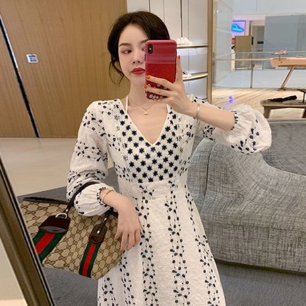 Spring And Summer New French Hit Color Retro Embroidered Long Skirt V-neck Dress