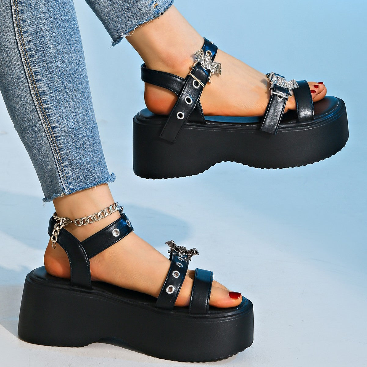 Women's High-rise Platform Sandals With Rivets