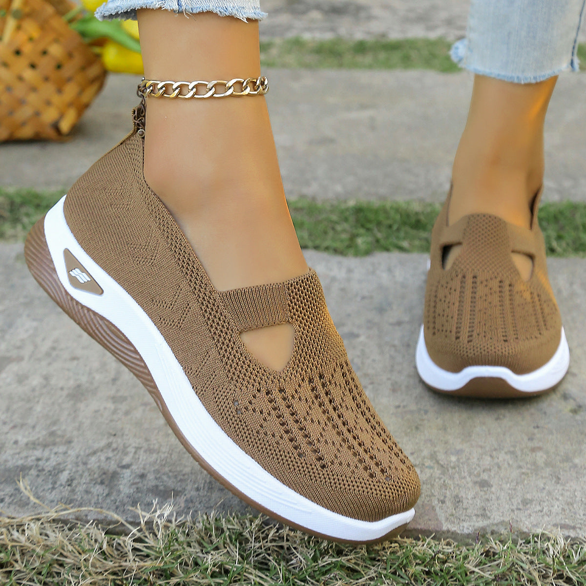 Women's Casual Shoes Soft Bottom Breathable Stylish Mom Shoes Sneaker