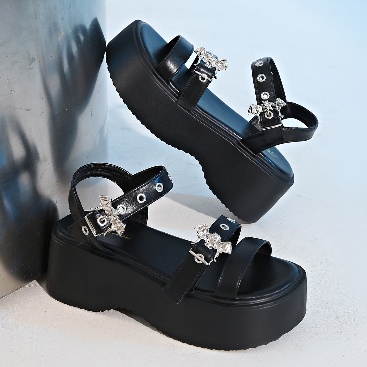 Women's High-rise Platform Sandals With Rivets