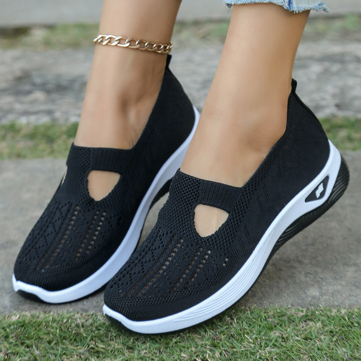 Women's Casual Shoes Soft Bottom Breathable Stylish Mom Shoes Sneaker